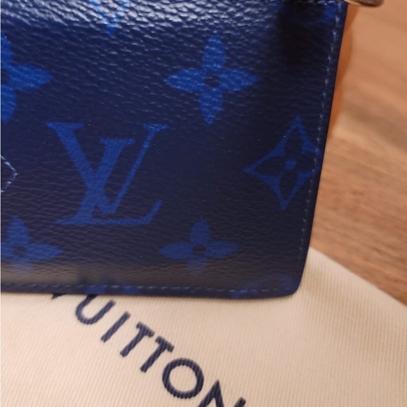 Louis Vuitton Blue Coin Card Holder - Picture 6 of 15